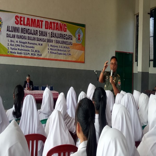 Alumni Mengajar di SMAN 1 Banjarnegara Senin 28 Oktober 2019